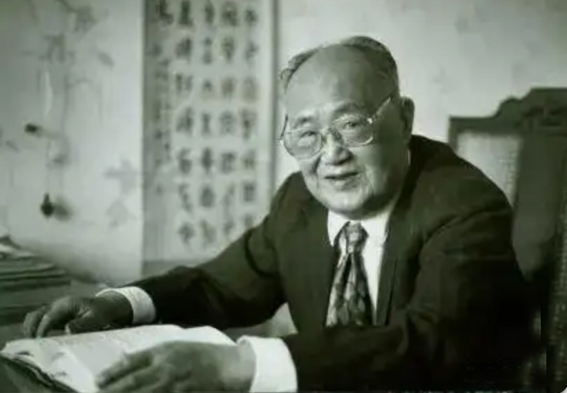 胡绳.jpg
